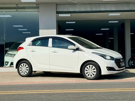 HYUNDAI HB20 1.0 COMFORT 12V FLEX 4P MANUAL HYUNDAI HB20 1.0 COMFORT 12V FLEX 4P MANUAL